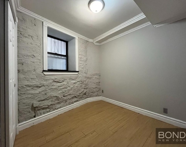 326 East 35th Street - Photo Thumbnail 4