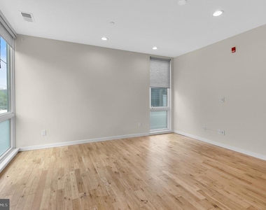 1317 Frankford Ave - Photo Thumbnail 7