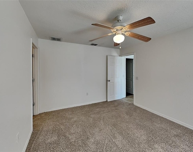 1406 Orlando Place - Photo Thumbnail 12