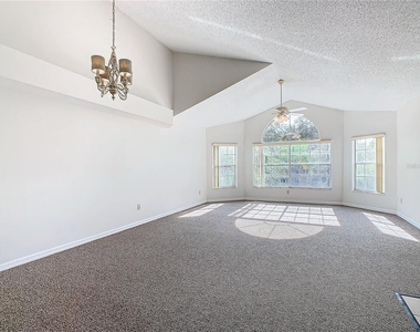 2721 N Poinciana Boulevard - Photo Thumbnail 5