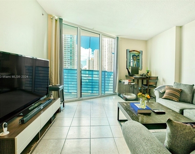 325 S Biscayne Blvd - Photo Thumbnail 14