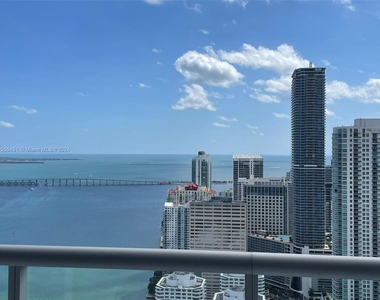 495 Brickell Ave - Photo Thumbnail 1