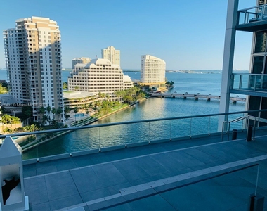 495 Brickell Ave - Photo Thumbnail 24