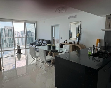 495 Brickell Ave - Photo Thumbnail 5