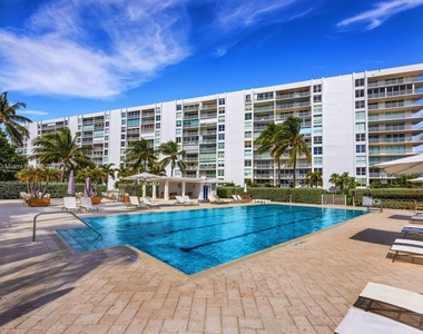 607 Ocean Dr - Photo Thumbnail 21