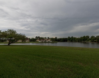 12510 Vista Isles Dr - Photo Thumbnail 25