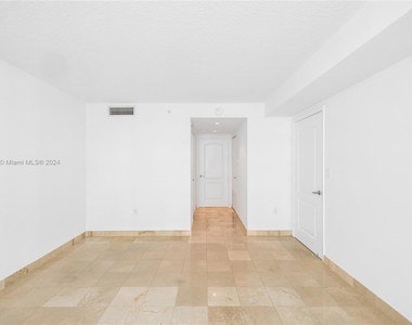 2101 Brickell Ave - Photo Thumbnail 8