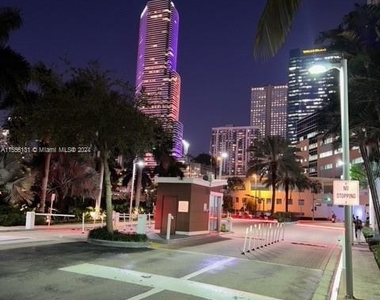 350 S Miami Ave - Photo Thumbnail 22