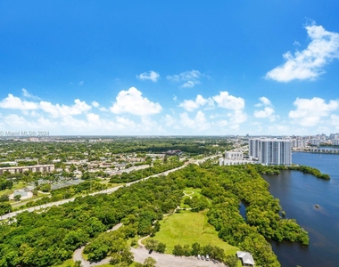 16385 Biscayne Blvd - Photo Thumbnail 42