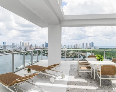 16385 Biscayne Blvd - Photo Thumbnail 6