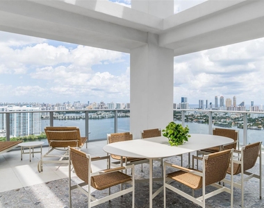 16385 Biscayne Blvd - Photo Thumbnail 5