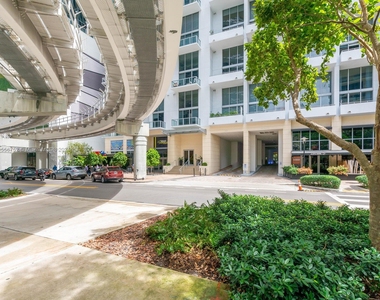 1050 Brickell Ave - Photo Thumbnail 24