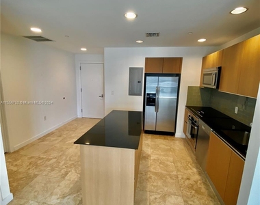 1050 Brickell Ave - Photo Thumbnail 15