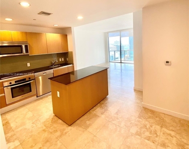 1050 Brickell Ave - Photo Thumbnail 13