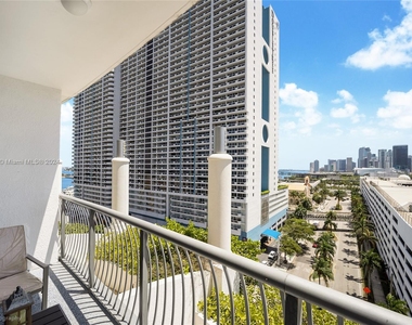 1750 N Bayshore Dr - Photo Thumbnail 10