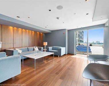 325 Biscayne Blvd - Photo Thumbnail 22