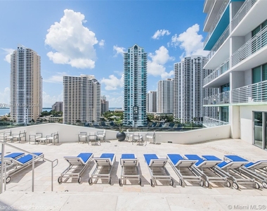 325 Biscayne Blvd - Photo Thumbnail 28