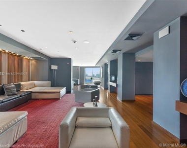 325 Biscayne Blvd - Photo Thumbnail 20