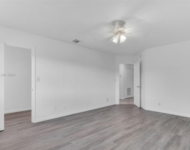 1153 Hampton Blvd - Photo Thumbnail 21