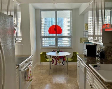 808 Brickell Key Dr - Photo Thumbnail 13