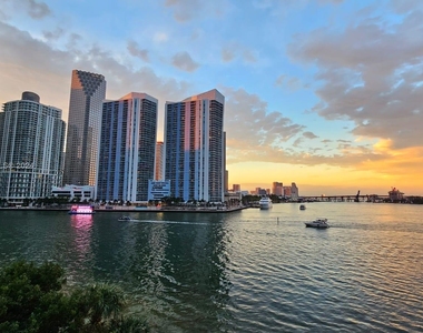 808 Brickell Key Dr - Photo Thumbnail 17