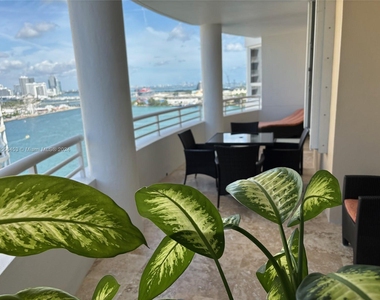 808 Brickell Key Dr - Photo Thumbnail 2