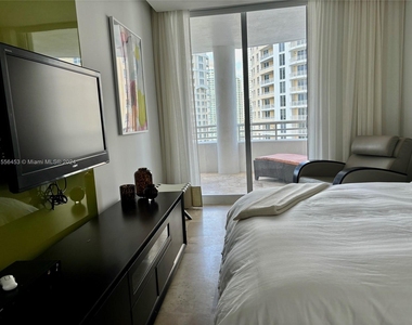 808 Brickell Key Dr - Photo Thumbnail 11