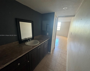 10875 Sw 112th Ave - Photo Thumbnail 17