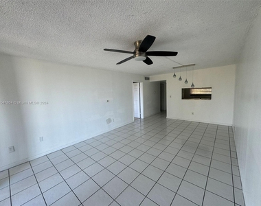 10875 Sw 112th Ave - Photo Thumbnail 8