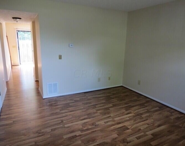 2251 Hughey Drive - Photo Thumbnail 2