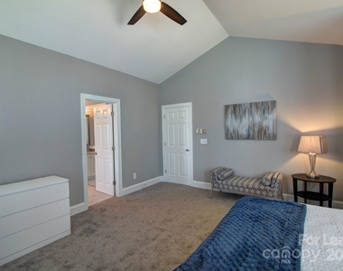 10400 Orchid Hill Lane - Photo Thumbnail 36