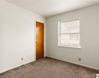 1203 Estes Drive - Photo Thumbnail 10