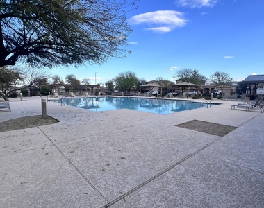 17544 W Desert Bloom St Street - Photo Thumbnail 23