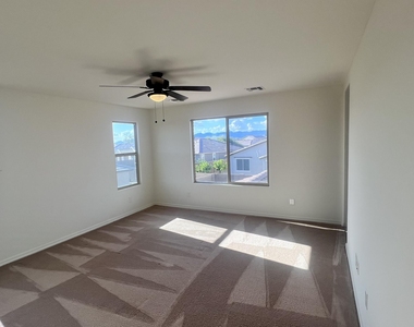 17544 W Desert Bloom St Street - Photo Thumbnail 8