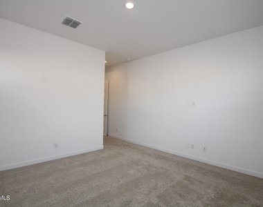 9334 W Roma Avenue - Photo Thumbnail 9