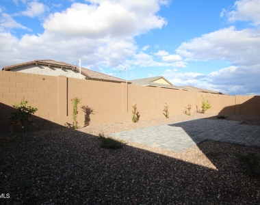 9334 W Roma Avenue - Photo Thumbnail 16