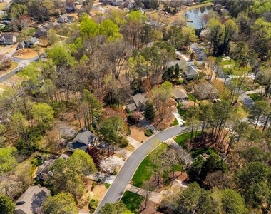 1813 Creek Circle - Photo Thumbnail 41