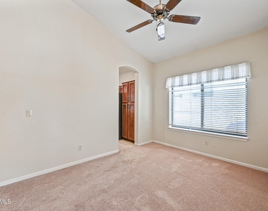 4624 N Desert Stream Way - Photo Thumbnail 6