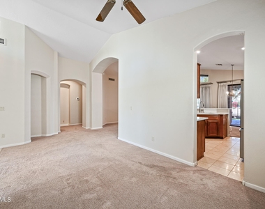 4624 N Desert Stream Way - Photo Thumbnail 4