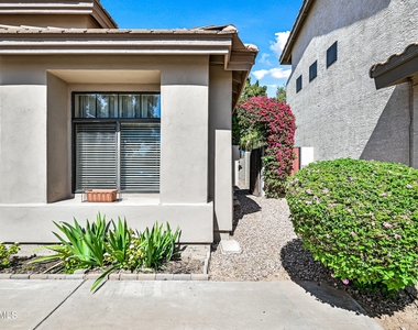 4624 N Desert Stream Way - Photo Thumbnail 2