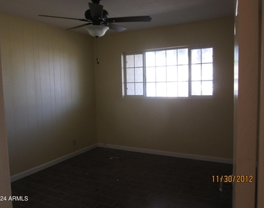 8303 E Glenrosa Avenue - Photo Thumbnail 4