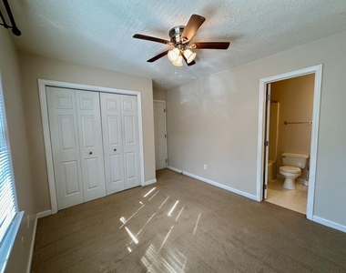 1508 Oakland Hills Way - Photo Thumbnail 12