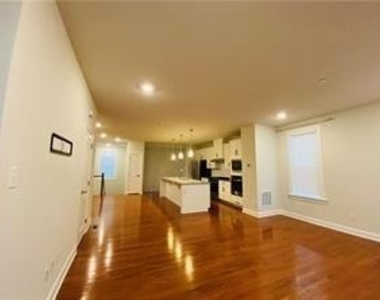 141 Laurel Place Lane - Photo Thumbnail 4