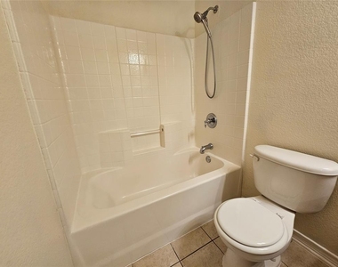 3412 Furlong Way - Photo Thumbnail 31