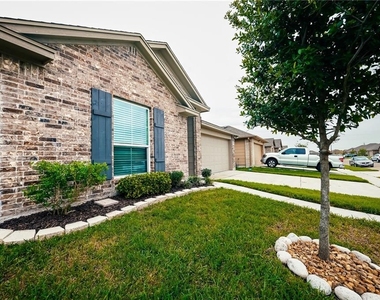 2206 Spoonbill Dr - Photo Thumbnail 1