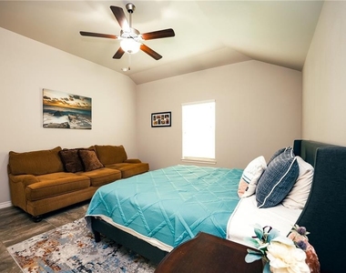 2206 Spoonbill Dr - Photo Thumbnail 13