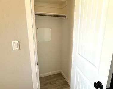 3305 White Horse Drive - Photo Thumbnail 21