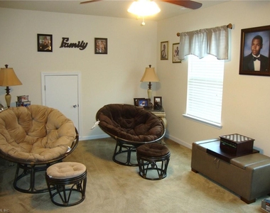 709 Valentine Lane - Photo Thumbnail 23