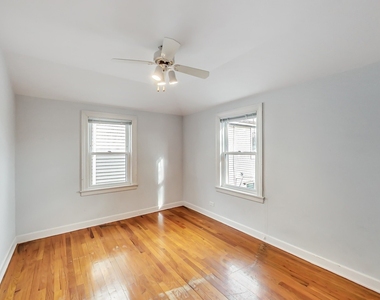 5315 N Oak Park Avenue - Photo Thumbnail 4