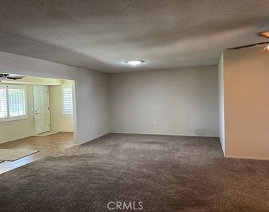 25871 Mccall Boulevard - Photo Thumbnail 4